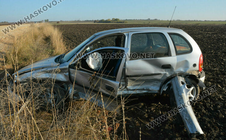 Двама водачи пострадаха при катастрофа между Мерцедес и Опел на път в ремонт