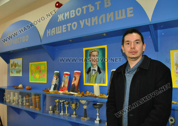 Факелно шествие и изложба в „Шандор Петьофи“ за Деня на народните будители