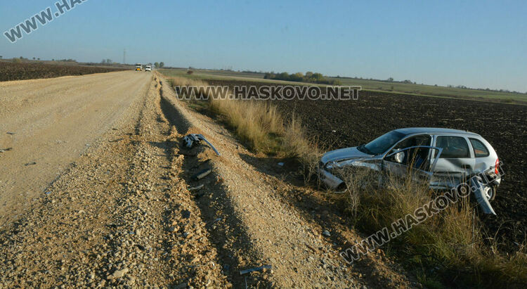 Двама водачи пострадаха при катастрофа между Мерцедес и Опел на път в ремонт