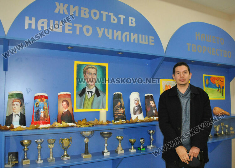 Факелно шествие и изложба в „Шандор Петьофи“ за Деня на народните будители