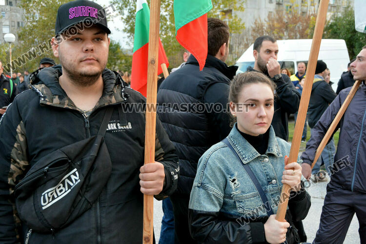 Протест в Харманли за ограничаване правата на бежанците