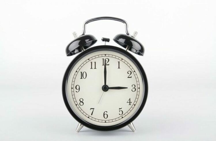 Връщаме се към астрономическото часово време, не забравяйте да преместите стрелките