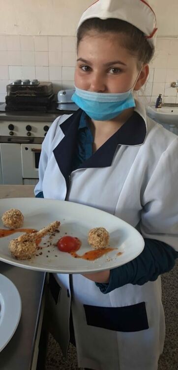 С кампанията "Топъл обяд" за медиците на първа линия смолянска гимназия печели национална награда 