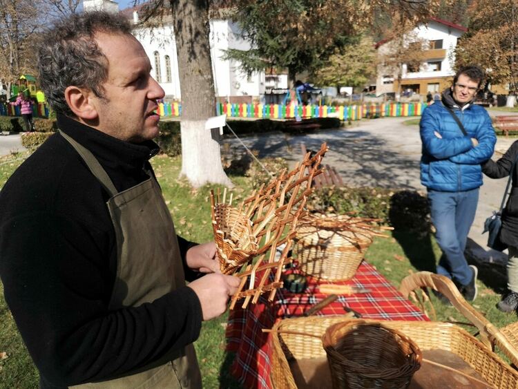 96 пана от фасул изработиха деца от цялата страна за празника в Смилян