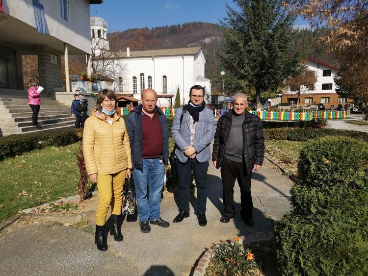 96 пана от фасул изработиха деца от цялата страна за празника в Смилян