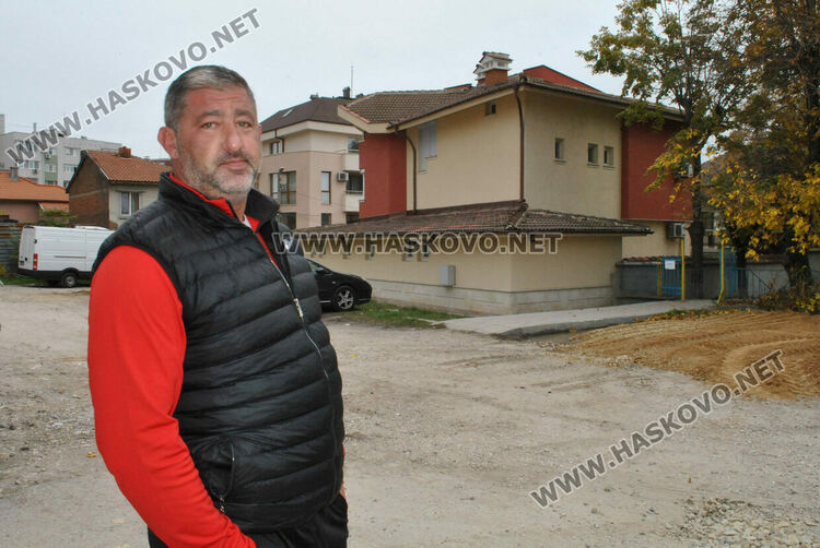 Полагат чакъл по улицата край детска градина „8-ми март“