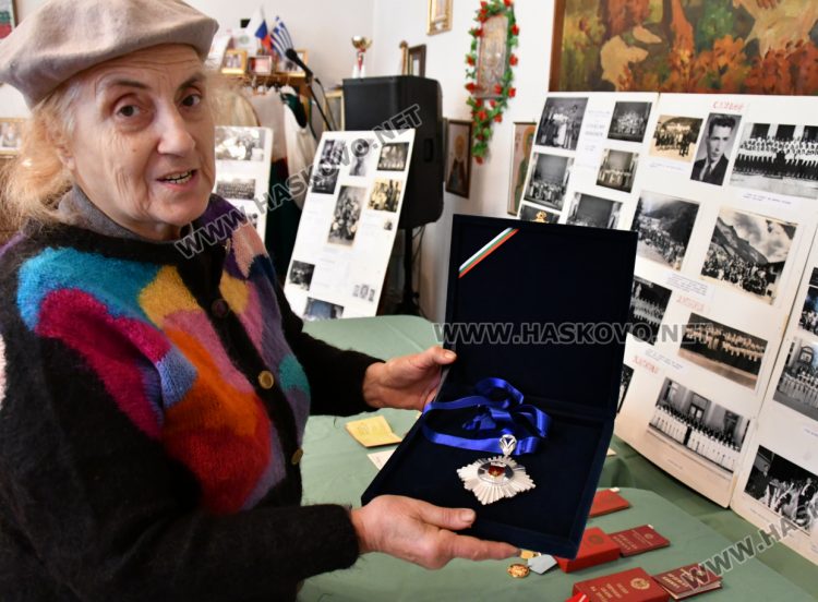 Представиха изложба от снимки и медали на почетния гражданин Борис Младенов