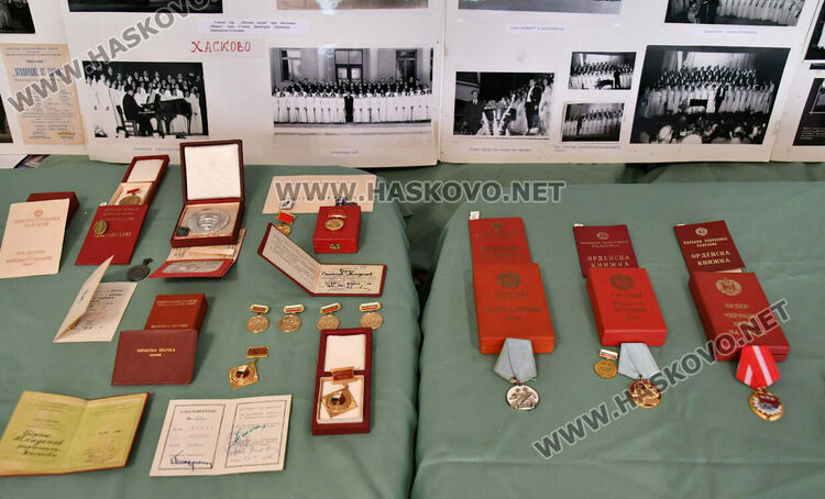 Представиха изложба от снимки и медали на почетния гражданин Борис Младенов