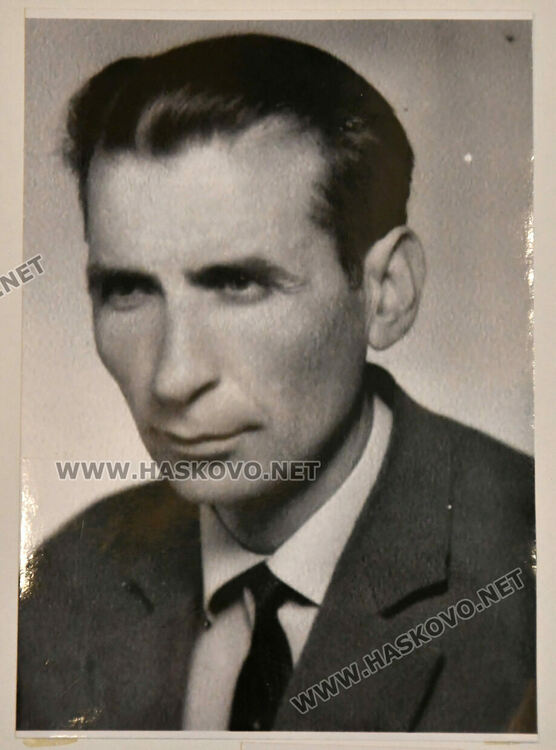 Представиха изложба от снимки и медали на почетния гражданин Борис Младенов