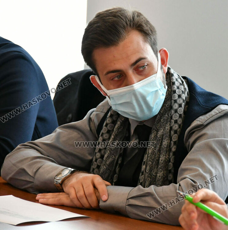 От днес започва подаването за гласуване на хората под карантина на изборите 2 в 1