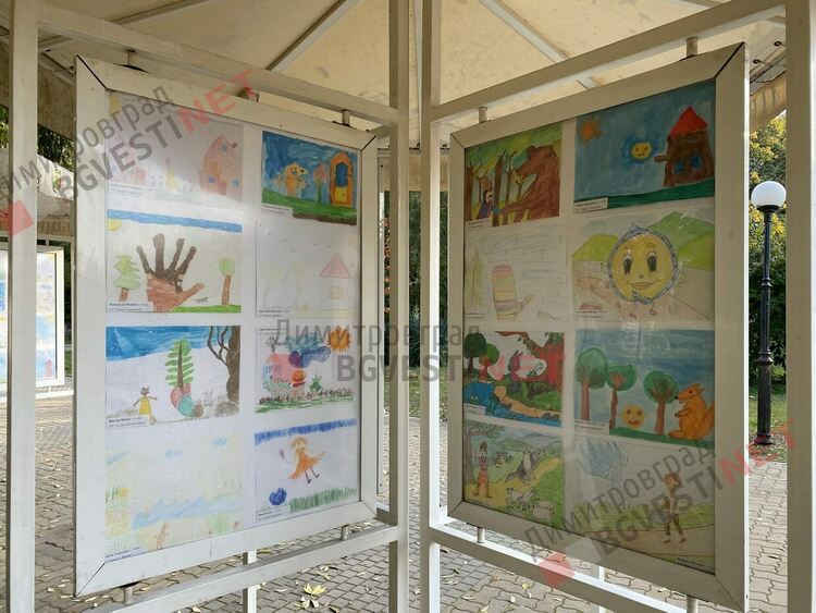 Наградиха отличените деца в Общинския конкурс за детска рисунка по българска народна приказка