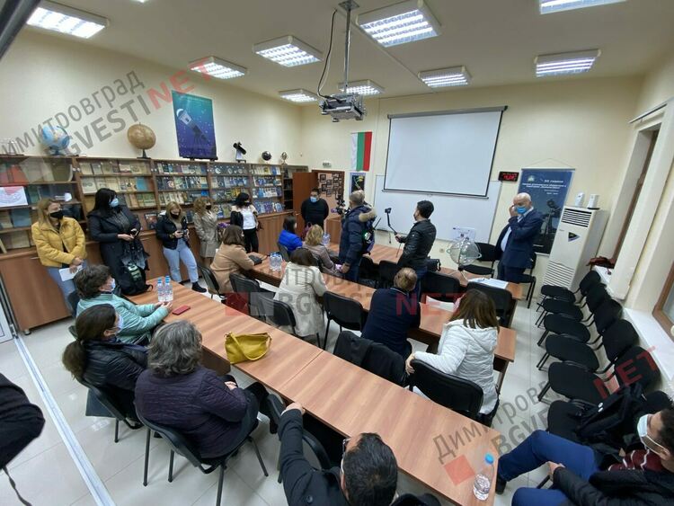 Презентираха новия дигитален планетариум на Димитровград пред чуждестранни гости от 5 държави 