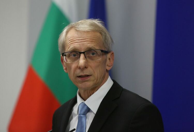 Връщат учениците от 1-4 клас в клас на 10 ноември