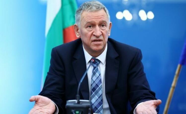 Министър Кацаров: За хората без зелен сертификат е наложен локдаун, мерките се спазват