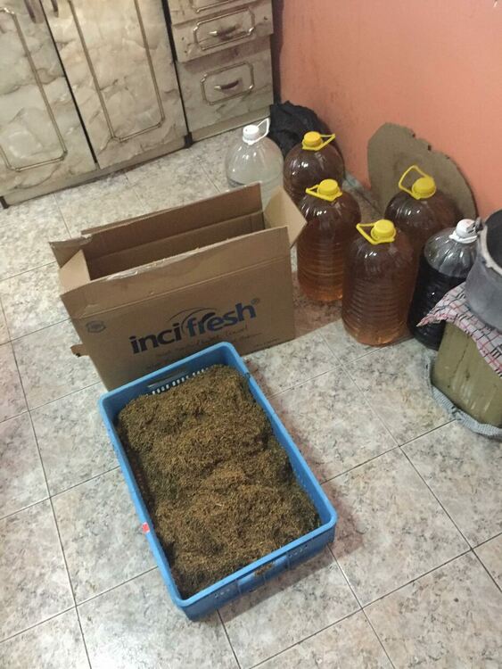 375 кг незаконен тютюн са открили полицейски служители в село Катуница (снимки)