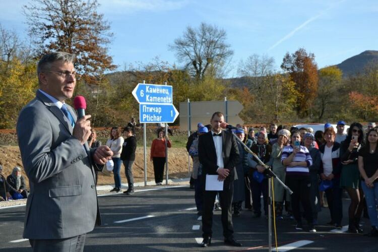 Мустафа Карадайъ от село Птичар, Момчилград: С Искра Михайлова ще градим мостове