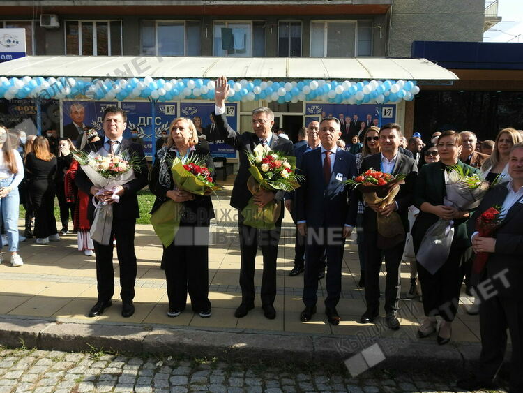 Мустафа Карадайъ в Кърджали: Да застанем пред урните с бюлетина в едната ръка и трибагреник в другата!