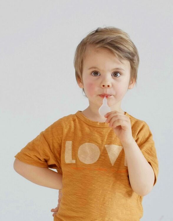 В понеделник до 12 часа, родителите на ученици от 1-4 клас, трябва да попълнят декларации за тестване с щадящи антигенни тестове