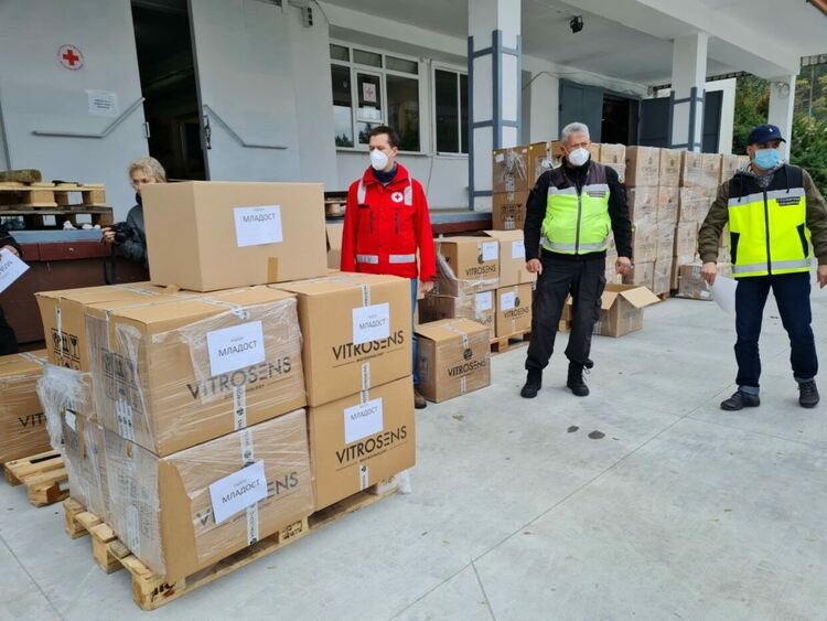 Щадящите тестове за COVID-19 тръгват към училищата