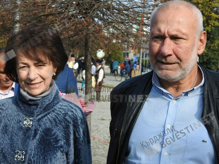 Зам.-председателите на Инициативния комитет