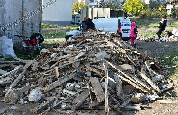 Глобиха фирмата, разрушаваща казармите заради изхвърляне на дървени отпадъци