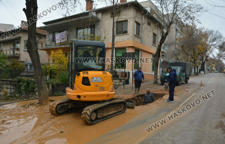 Втора авария за два дни на ул. „Кирил и Методий“ в Хасково