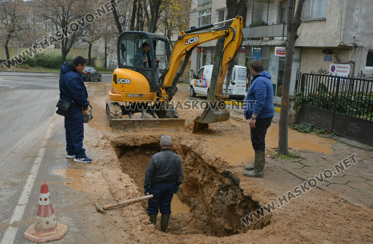 Втора авария за два дни на ул. „Кирил и Методий“ в Хасково