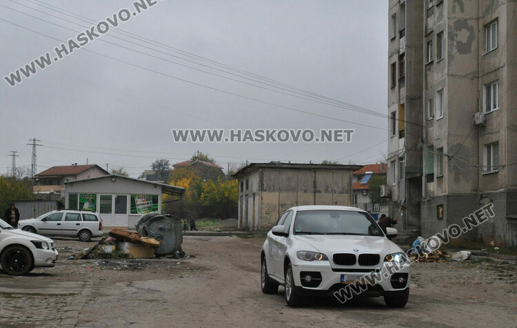 Задържаха трима заради открити списъци в магазин в Хасково