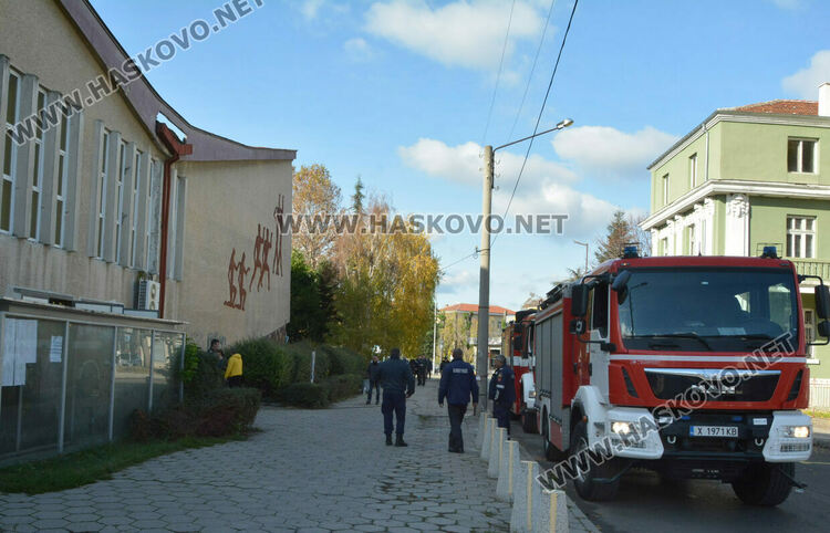 Пожарната тренира в зала „Дружба“ за нощта на изборите