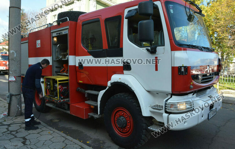 Пожарната тренира в зала „Дружба“ за нощта на изборите