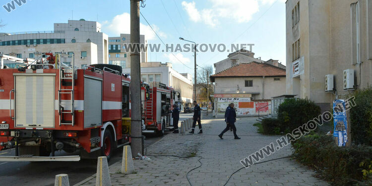 Пожарната тренира в зала „Дружба“ за нощта на изборите