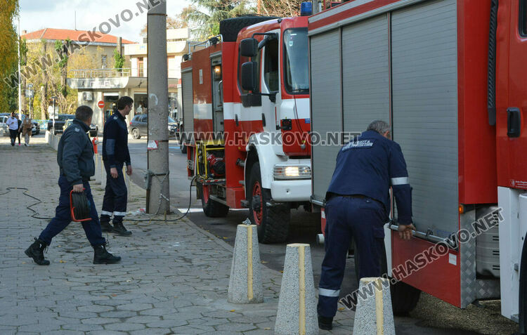 Пожарната тренира в зала „Дружба“ за нощта на изборите