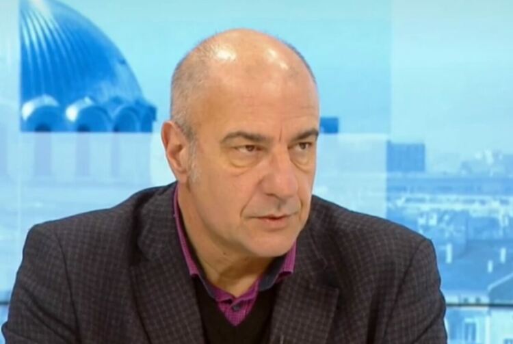 Доц. Любомир Киров: Ковид зоните са един огромен неуспех