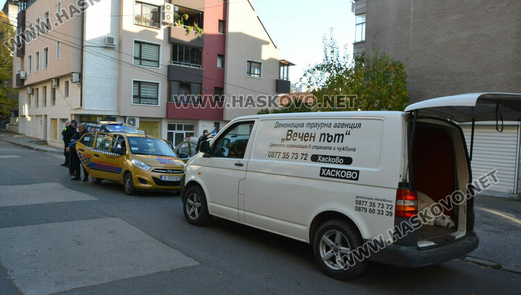 Труп престоя над 3 часа в такси в Хасково
