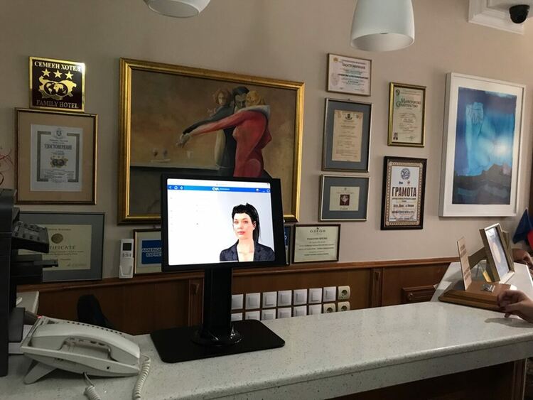 Хотели в четири града в България ползват роботи на рецепцията