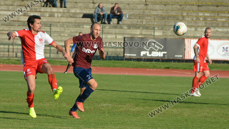 „Саяна Хасково“ победи „Загорец“ с 2:0 на „Ямача“
