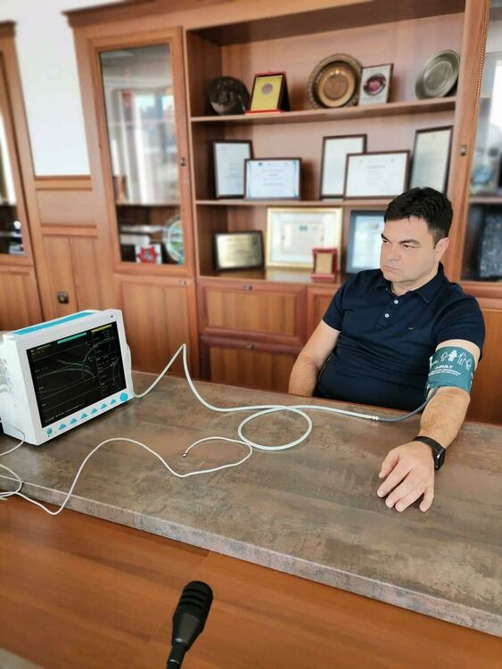 Високотехнологична апаратура за следене на витални параметри получи димитровградската болница