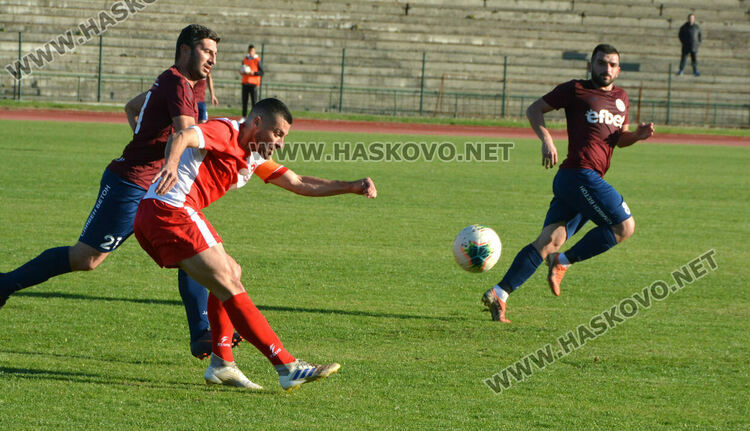 „Саяна Хасково“ победи „Загорец“ с 2:0 на „Ямача“