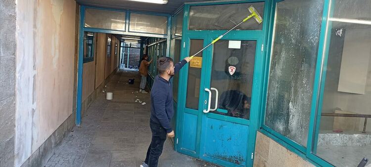 Младежи почистиха подлеза в Райково, ще облагородят пространството