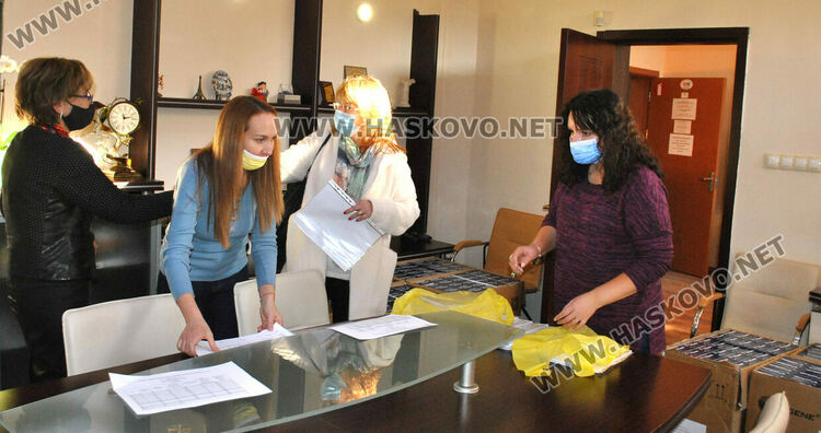 Третокурсници от Тракийския университет ще помагат в Хасково за тестването на ученици