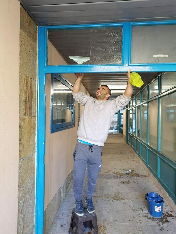 Младежи почистиха подлеза в Райково, ще облагородят пространството