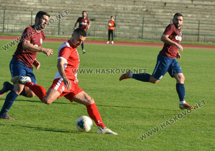 „Саяна Хасково“ победи „Загорец“ с 2:0 на „Ямача“
