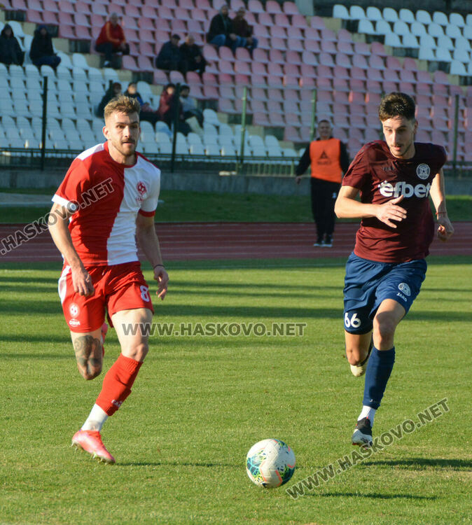 „Саяна Хасково“ победи „Загорец“ с 2:0 на „Ямача“