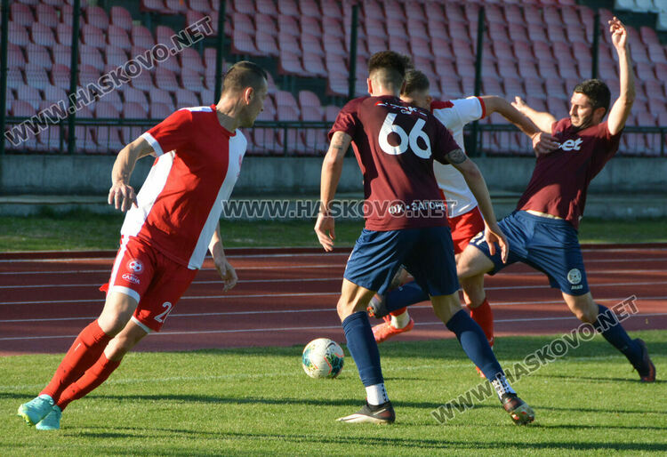 „Саяна Хасково“ победи „Загорец“ с 2:0 на „Ямача“