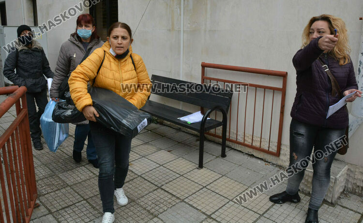 Раздадоха изборните книжа на СИК-овете в община Хасково