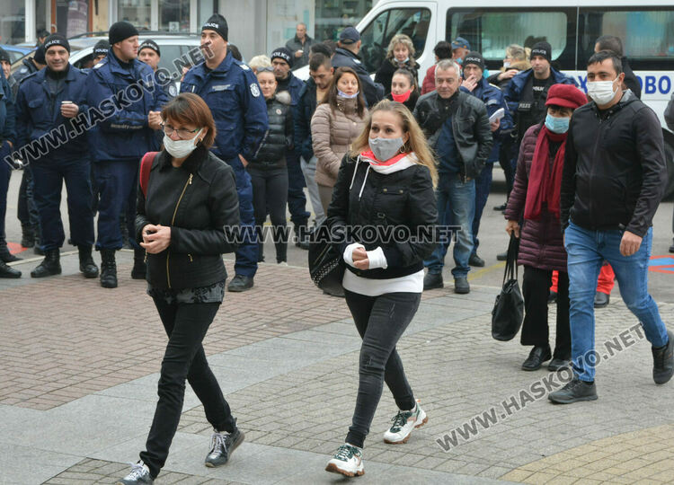 Раздадоха изборните книжа на СИК-овете в община Хасково