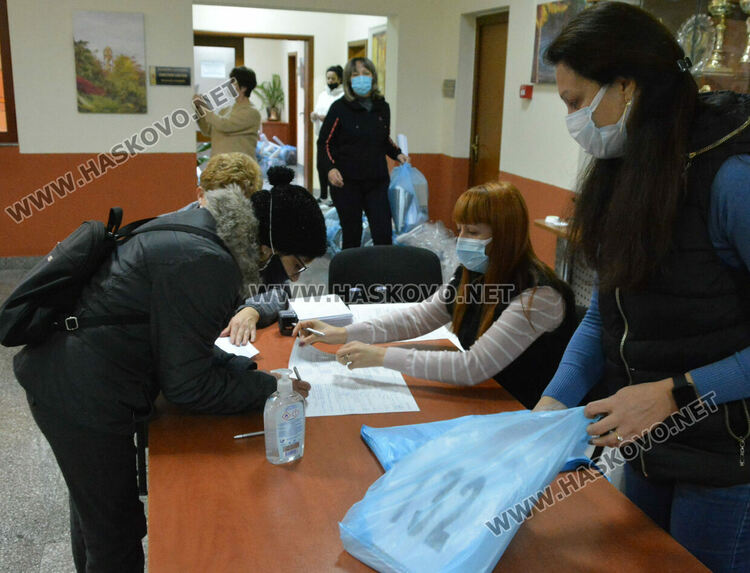 Раздадоха изборните книжа на СИК-овете в община Хасково