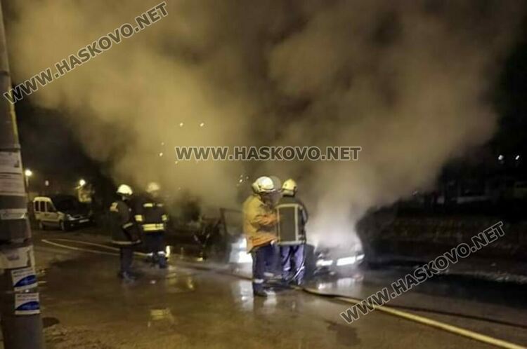 Голф пламна в движение в Хасково