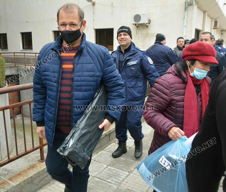 Раздадоха изборните книжа на СИК-овете в община Хасково