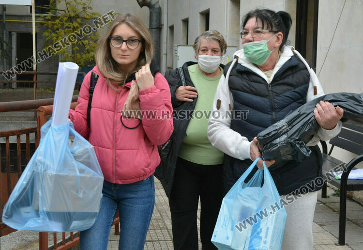 Раздадоха изборните книжа на СИК-овете в община Хасково